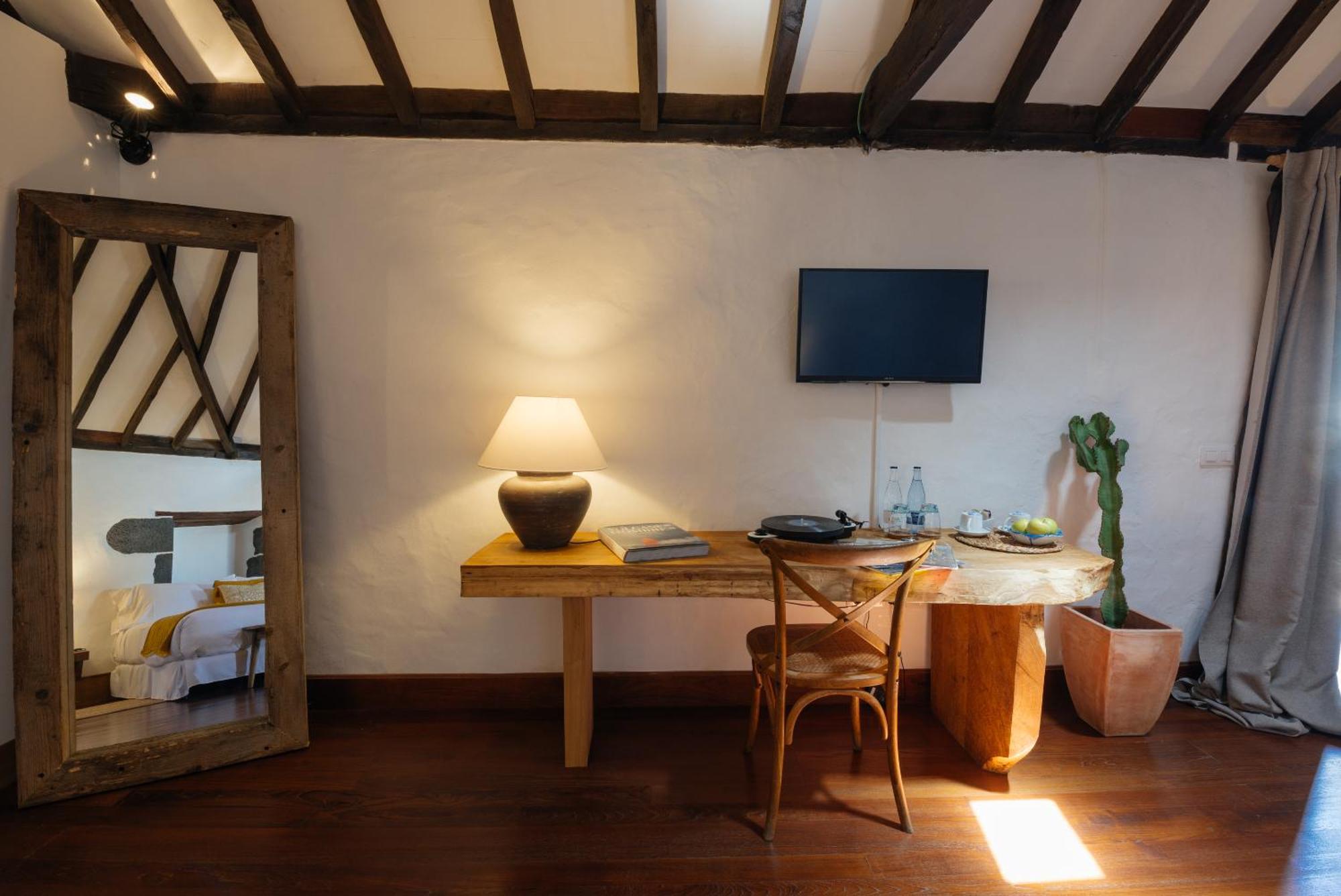 Junior Suite,1589515543:JPEG